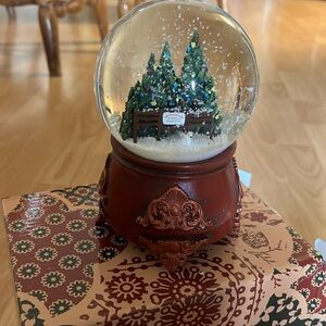 Taylor Swift Christmas tree farm snow globe